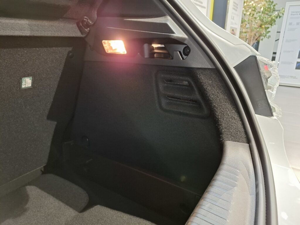 Renault Clio Exposé-Bild 12