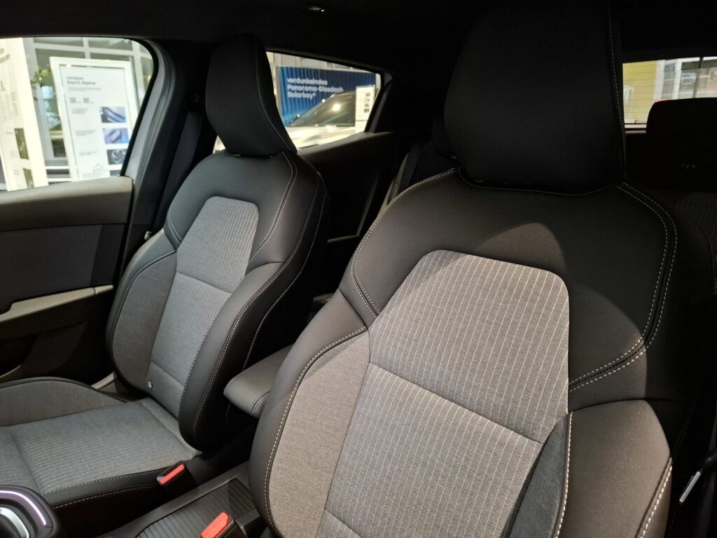 Renault Clio Exposé-Bild 29