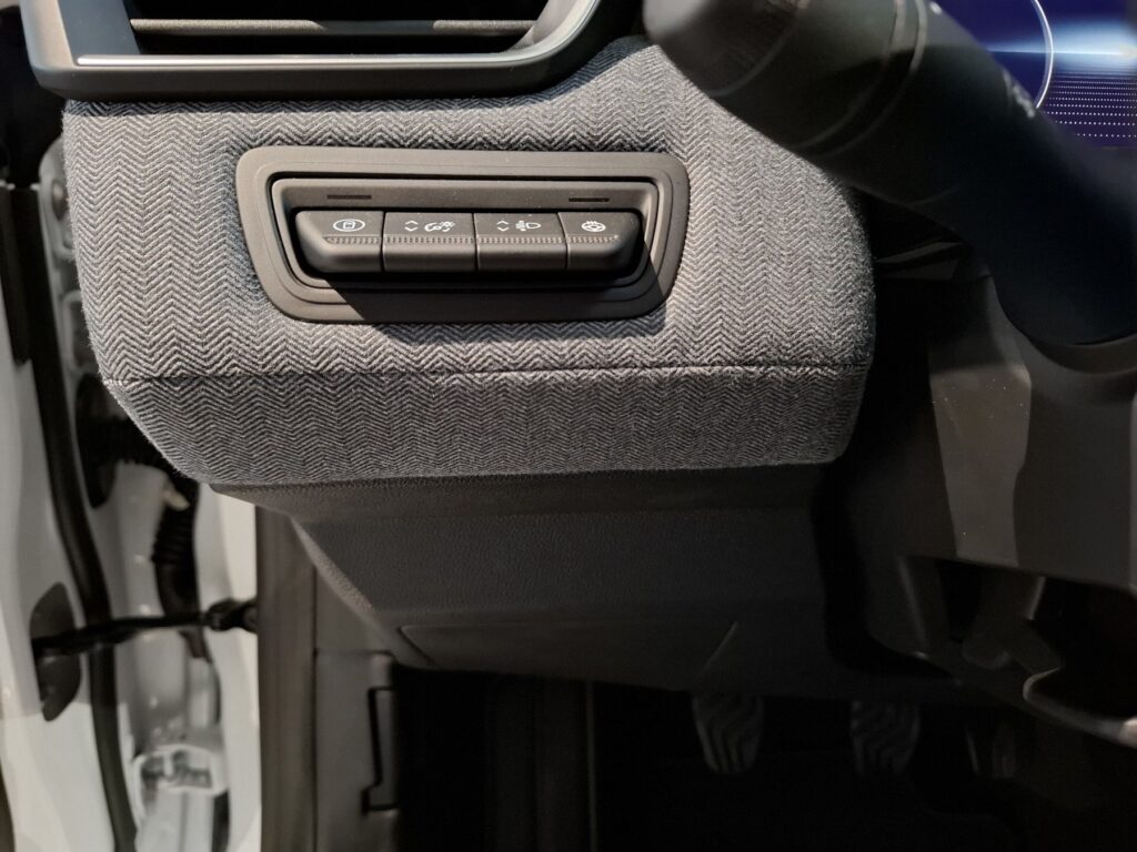 Renault Clio Exposé-Bild 32