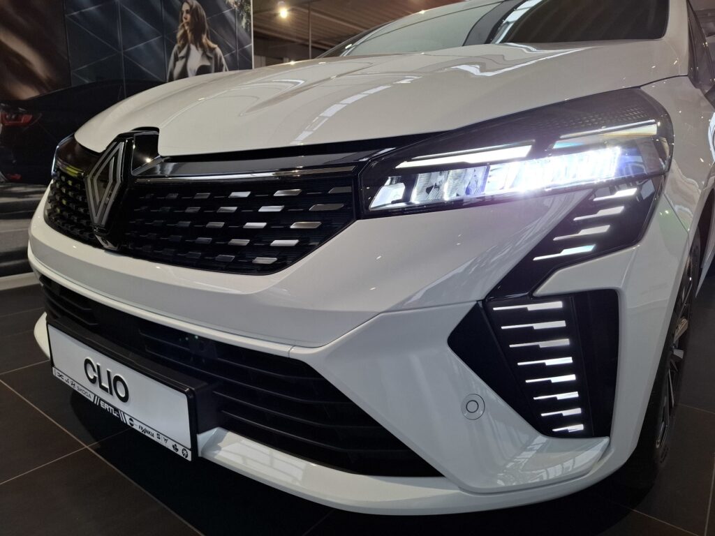 Renault Clio Exposé-Bild 38