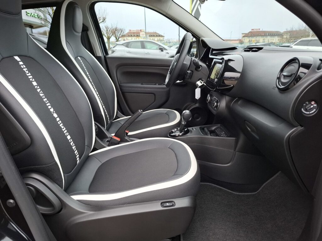 Renault Twingo Exposé-Bild 11