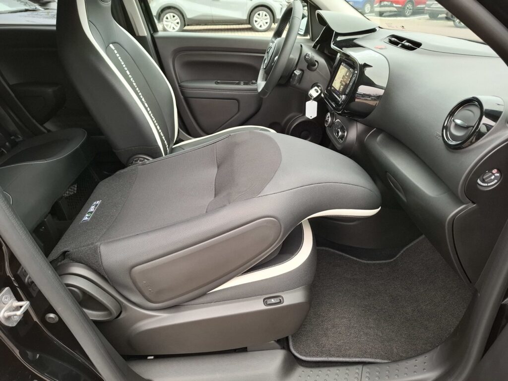 Renault Twingo Exposé-Bild 12