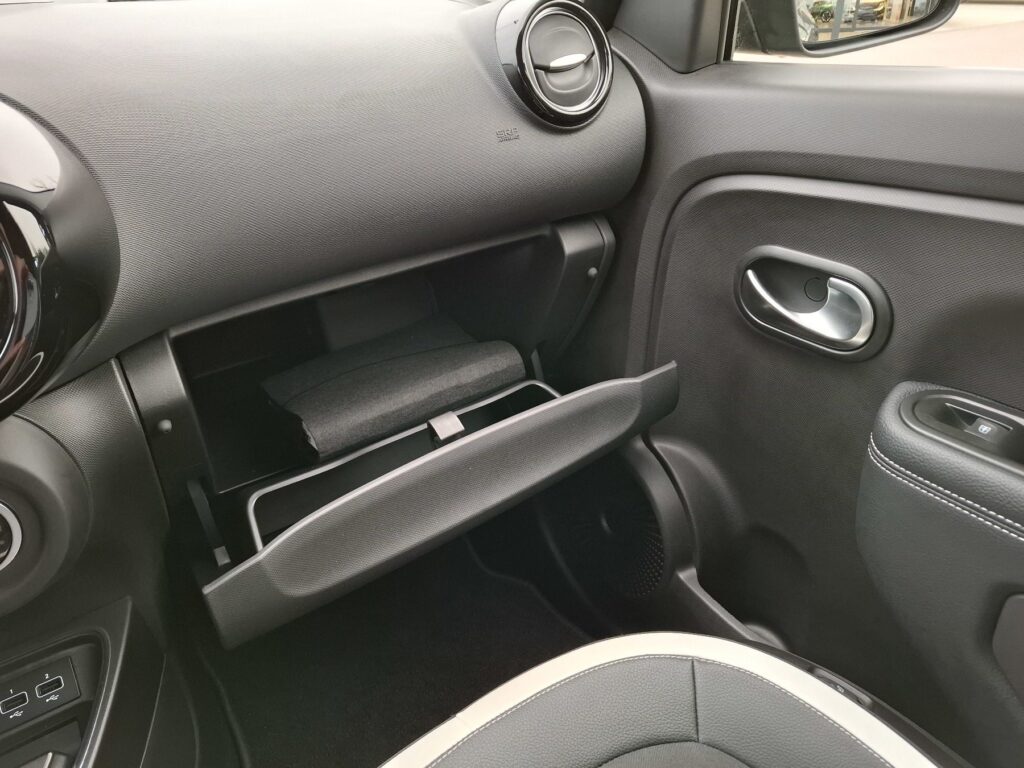 Renault Twingo Exposé-Bild 25