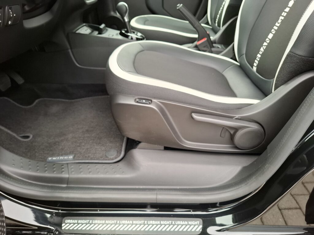 Renault Twingo Exposé-Bild 28