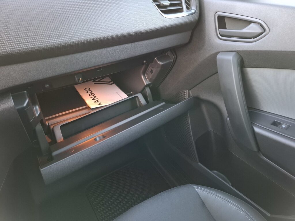 Renault Kangoo Exposé-Bild 29