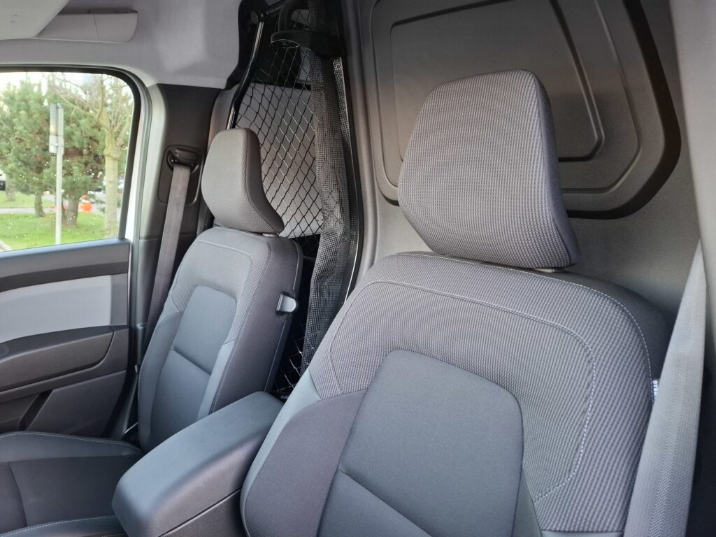 Renault Kangoo Exposé-Bild 32