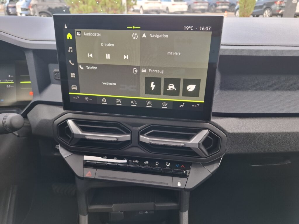 Dacia Bigster Exposé-Bild 24