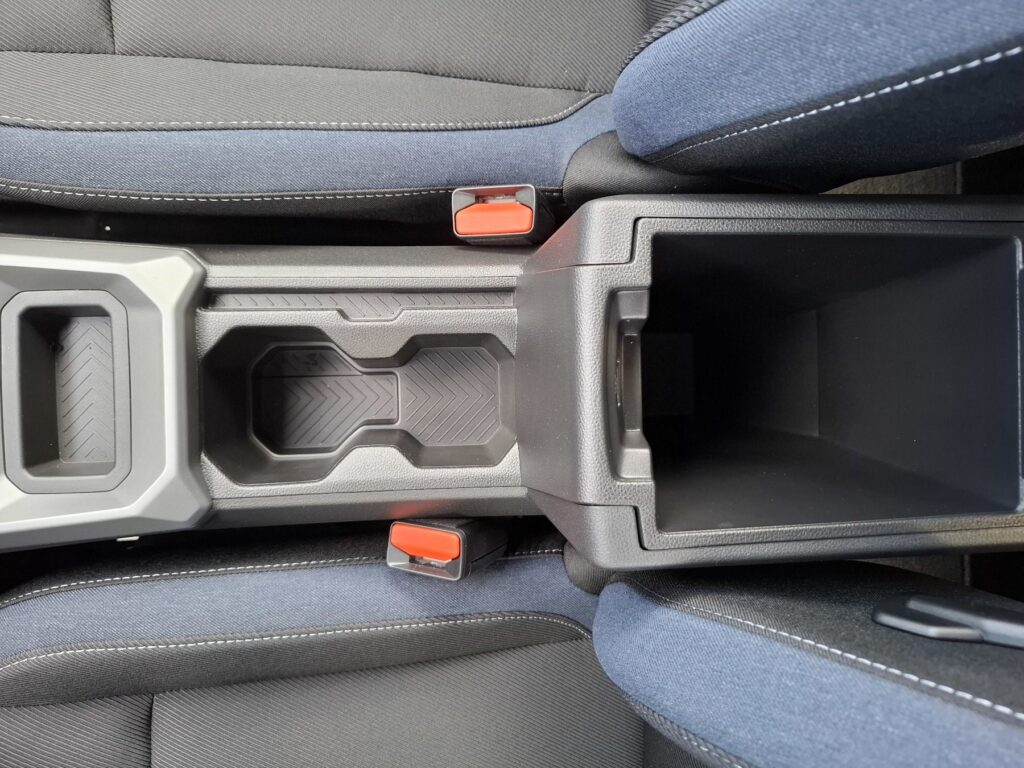 Dacia Bigster Exposé-Bild 28