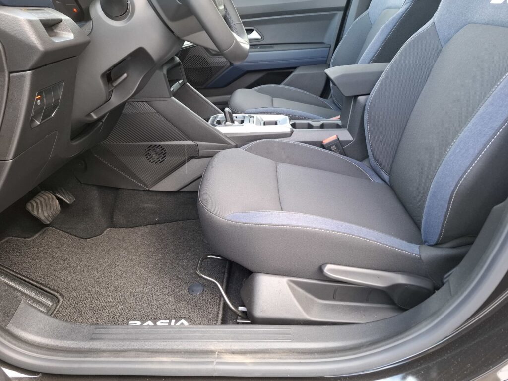 Dacia Bigster Exposé-Bild 32