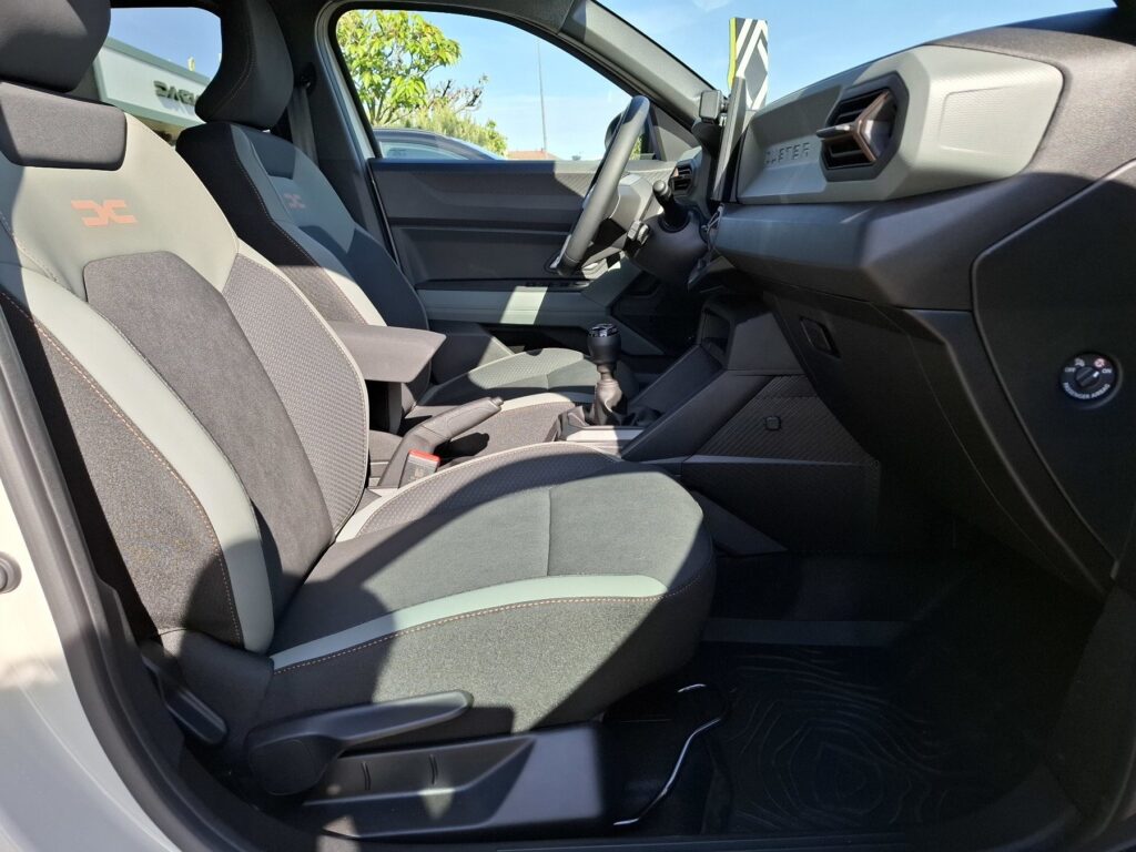 Dacia Duster Exposé-Bild 14