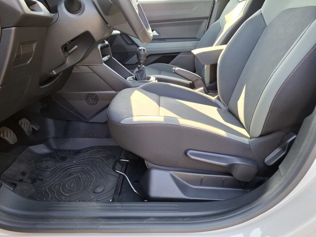 Dacia Duster Exposé-Bild 29