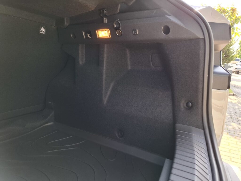 Dacia Duster Exposé-Bild 13