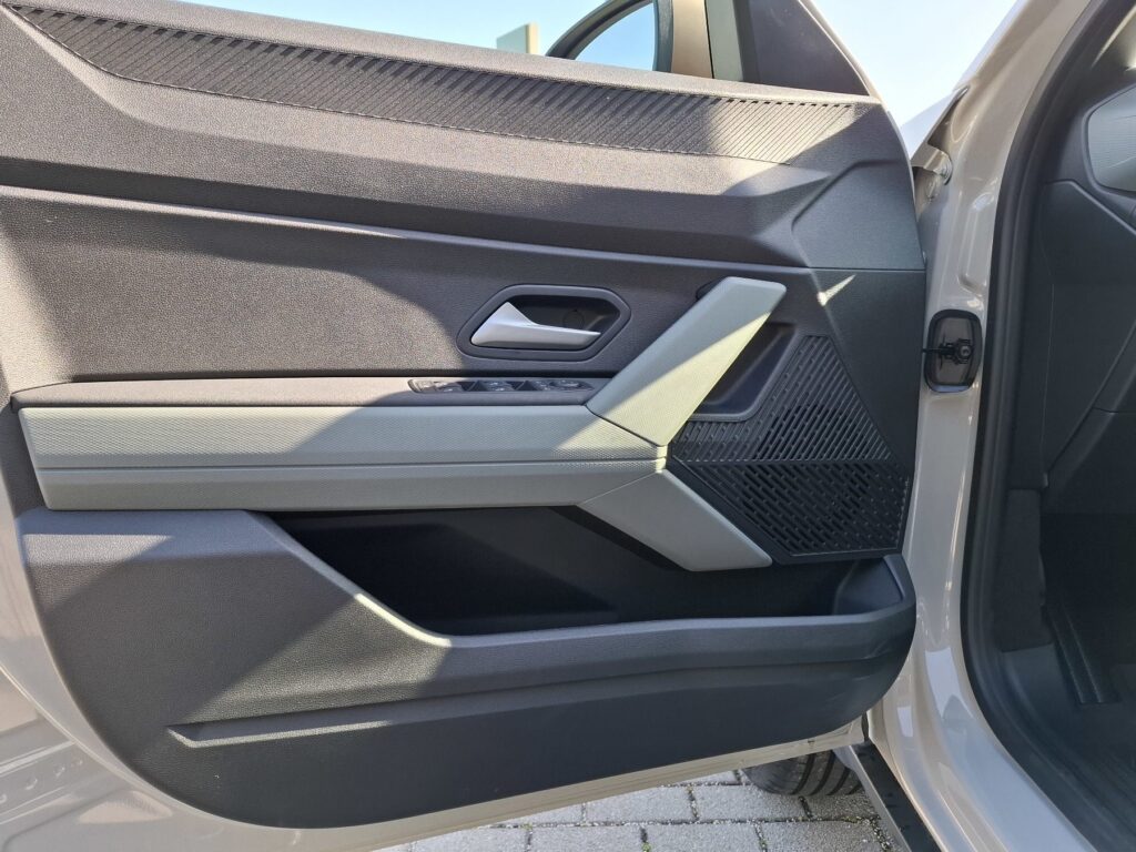 Dacia Duster Exposé-Bild 30