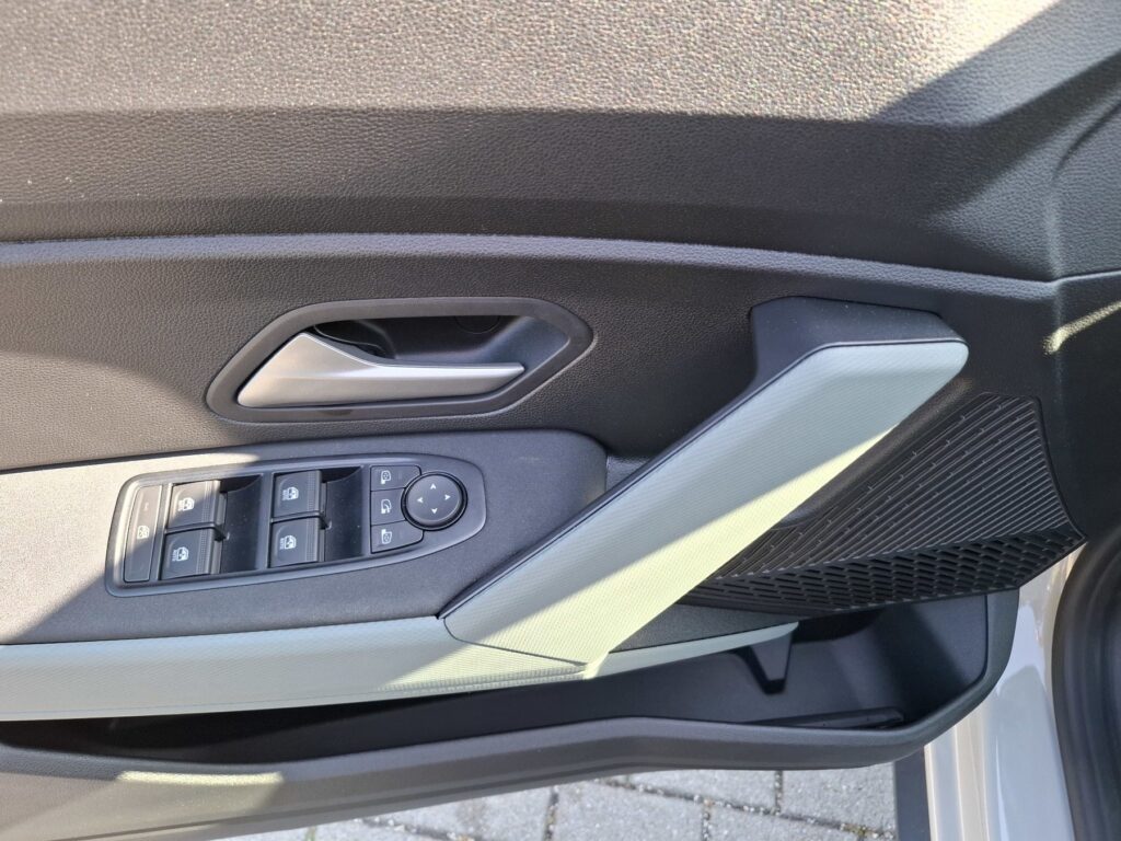 Dacia Duster Exposé-Bild 31