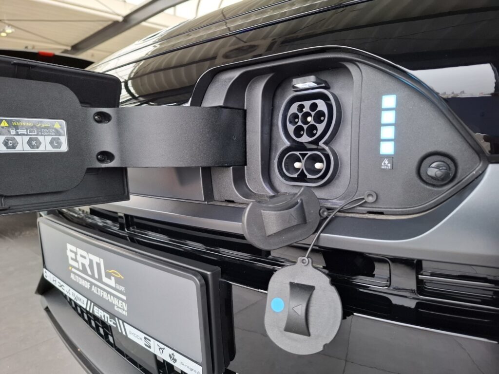 HYUNDAI KONA Elektro Exposé-Bild 38