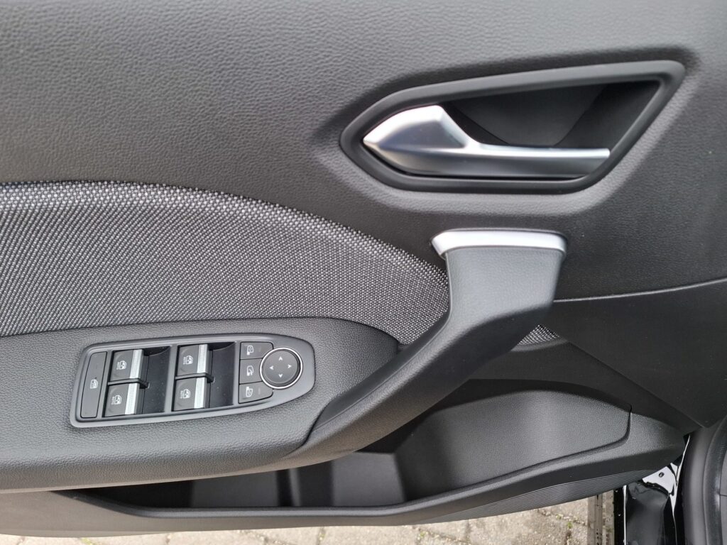 Renault Captur Exposé-Bild 32