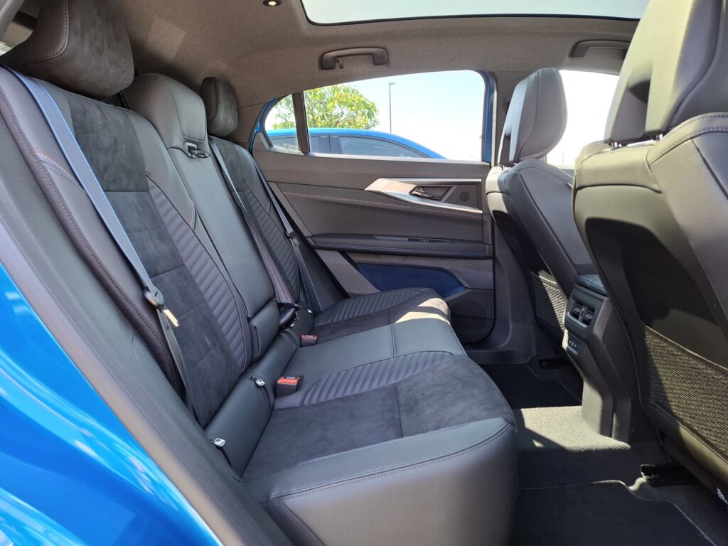 Renault Rafale Exposé-Bild 16