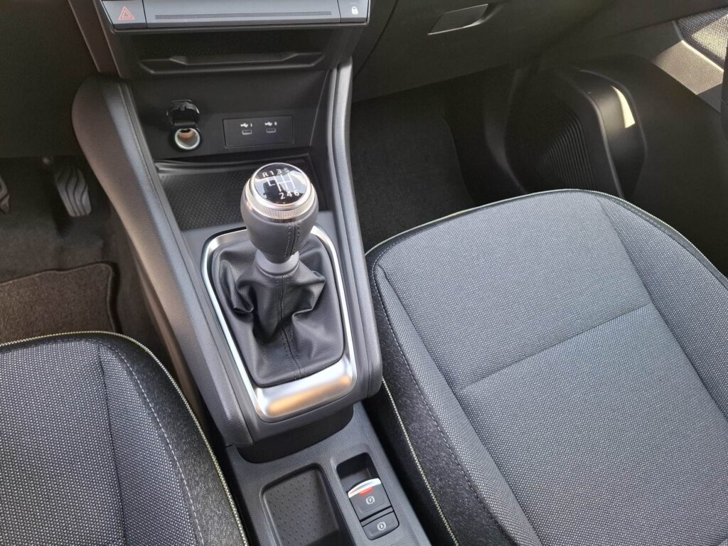 Renault Captur Exposé-Bild 25