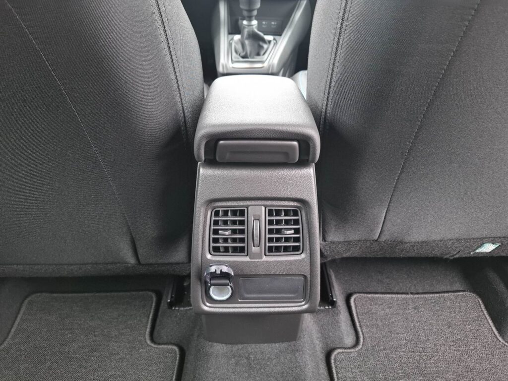 Renault Captur Exposé-Bild 18