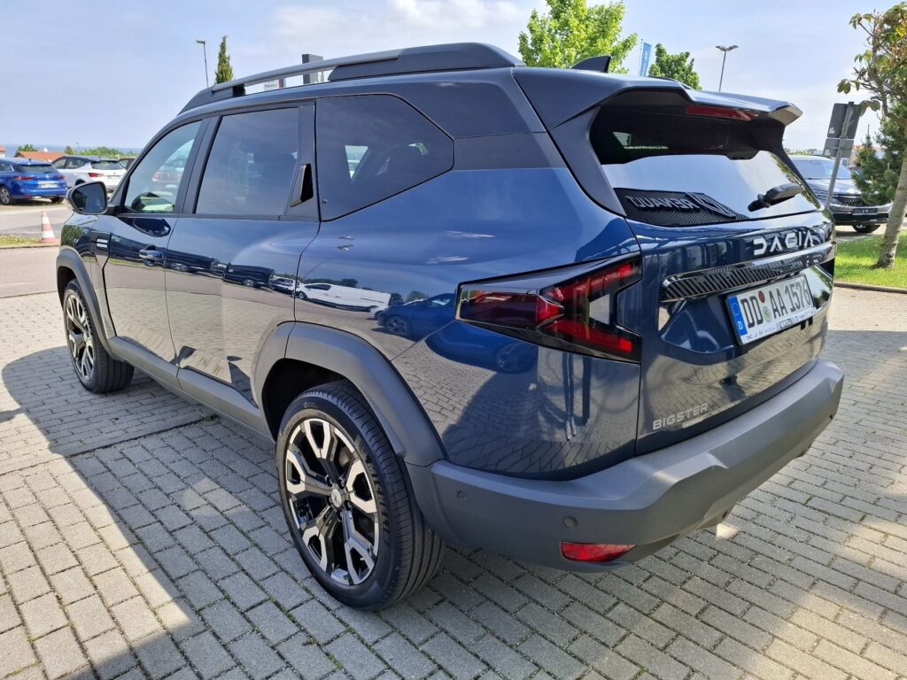 Dacia Bigster Exposé-Bild 8