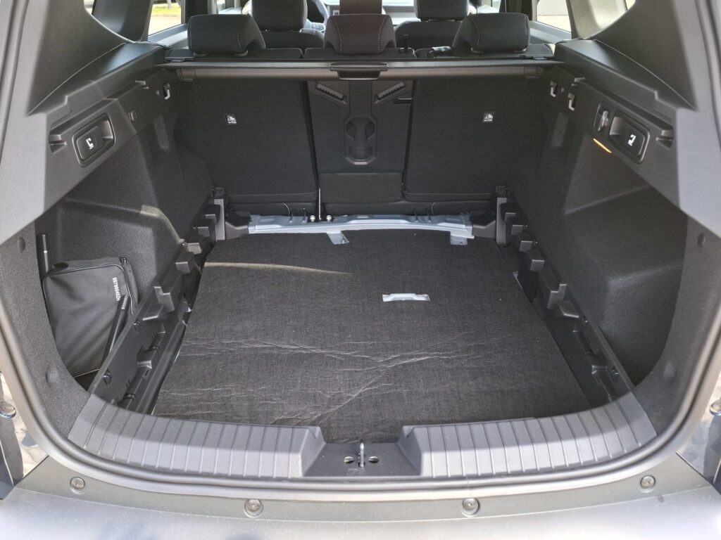 Dacia Bigster Exposé-Bild 12