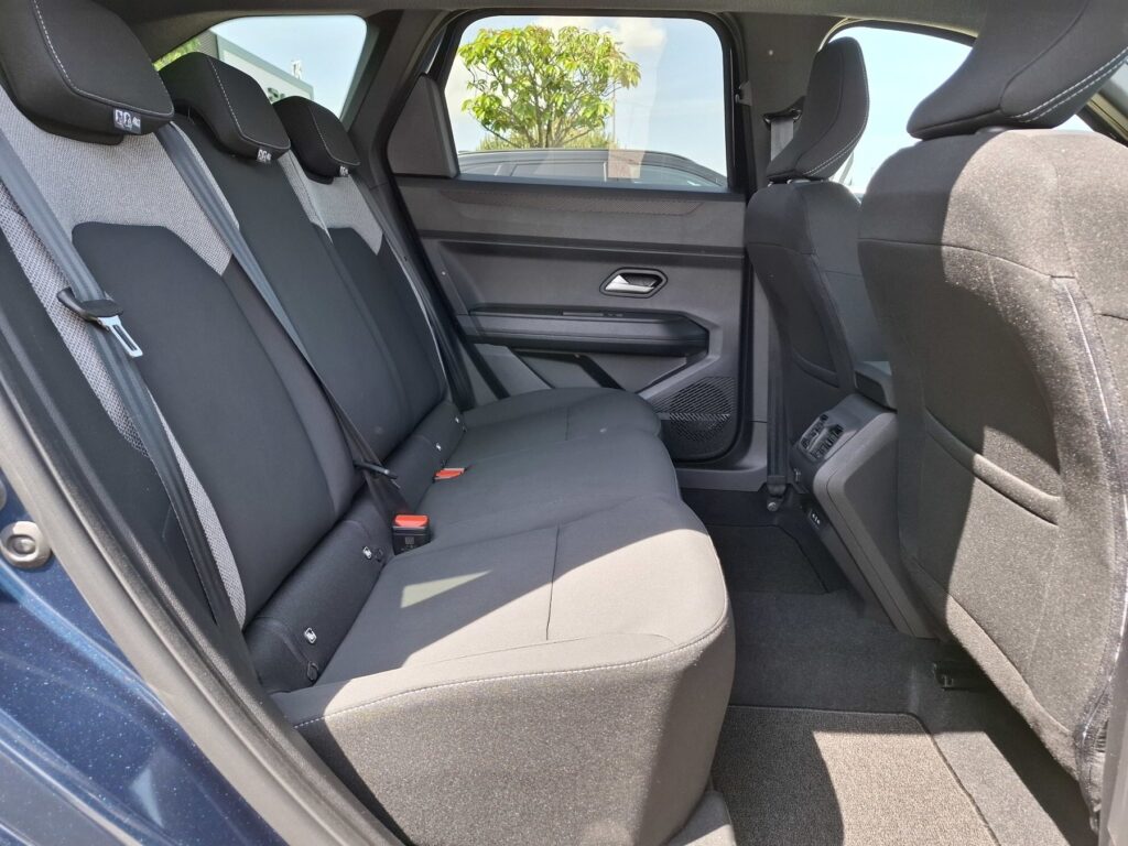 Dacia Bigster Exposé-Bild 16