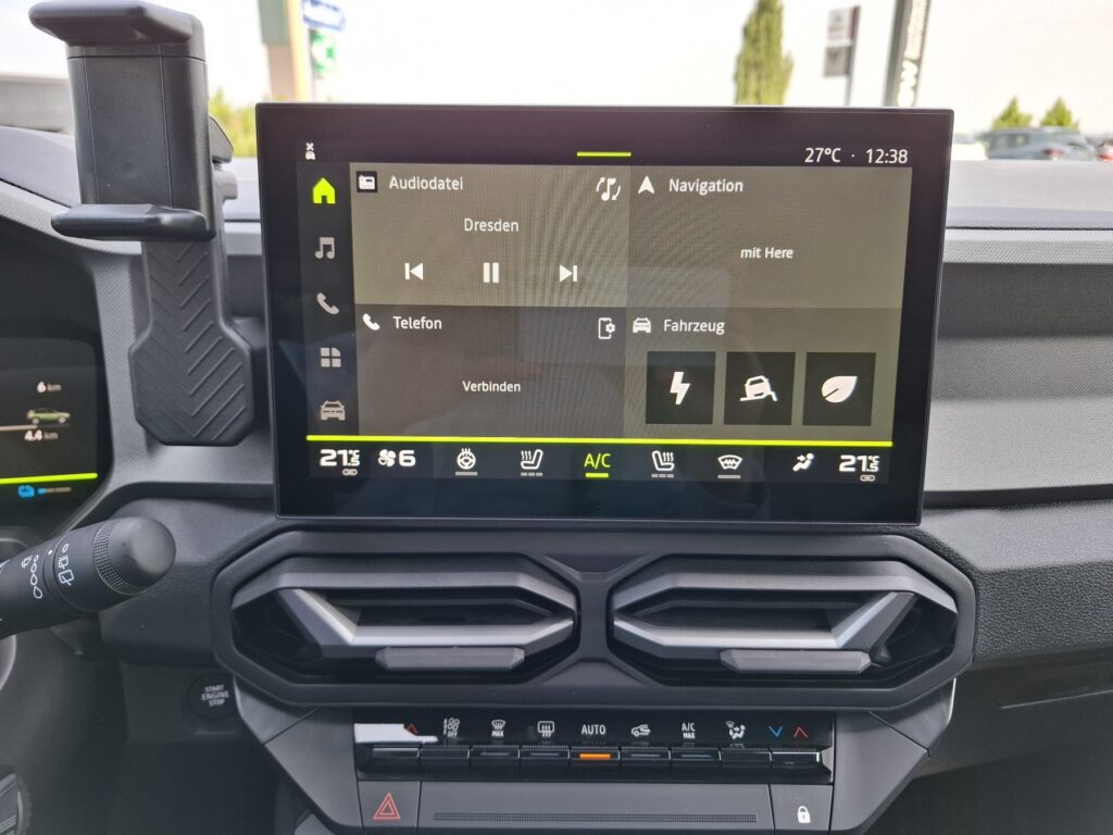 Dacia Bigster Exposé-Bild 23