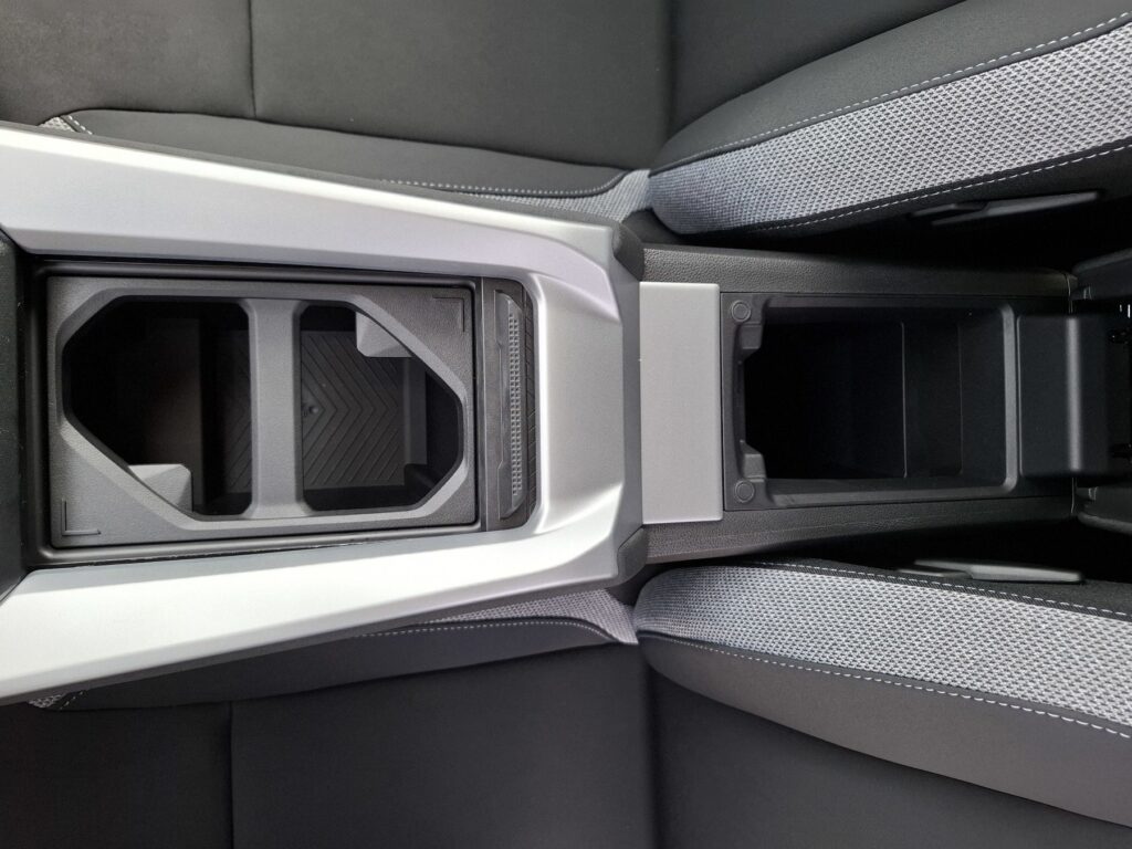 Dacia Bigster Exposé-Bild 28