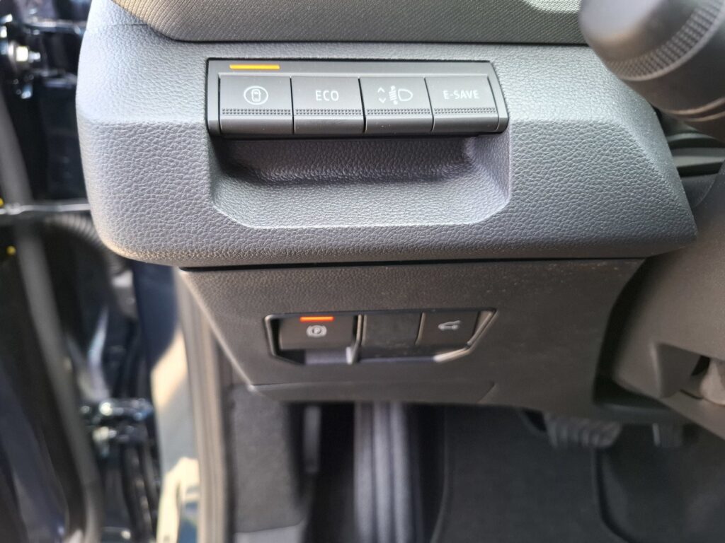 Dacia Bigster Exposé-Bild 35