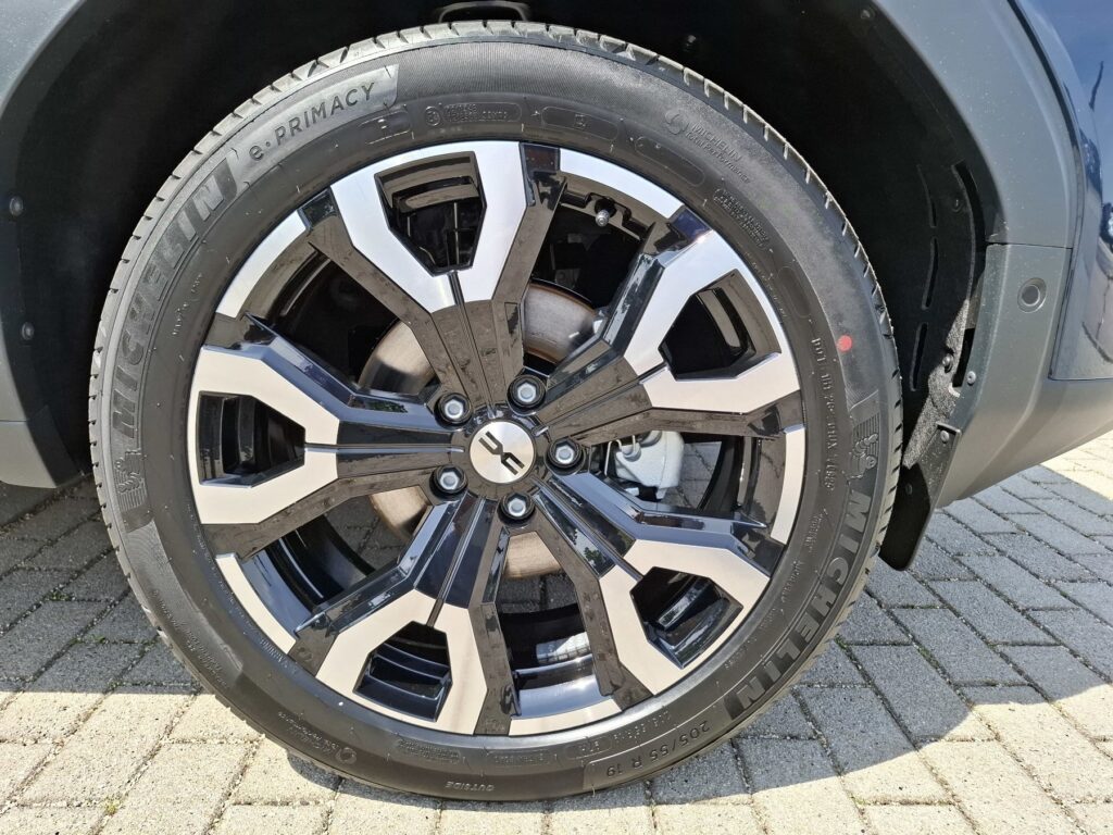 Dacia Bigster Exposé-Bild 39