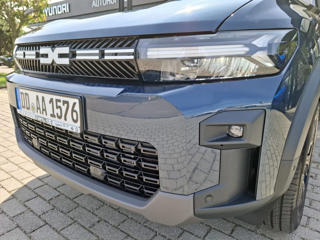 Dacia Bigster Exposé-Bild 42