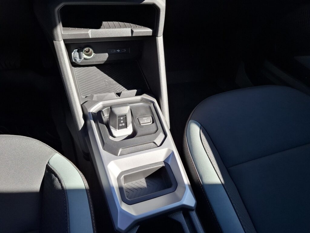 Dacia Duster Exposé-Bild 25