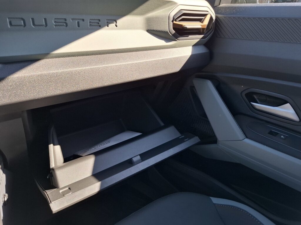 Dacia Duster Exposé-Bild 27