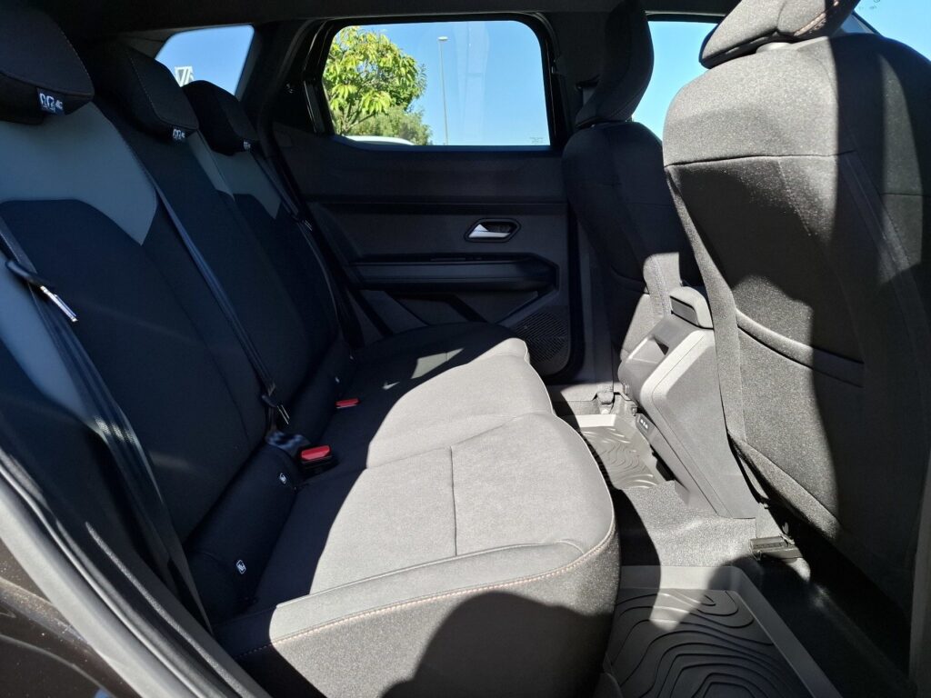 Dacia Duster Exposé-Bild 14