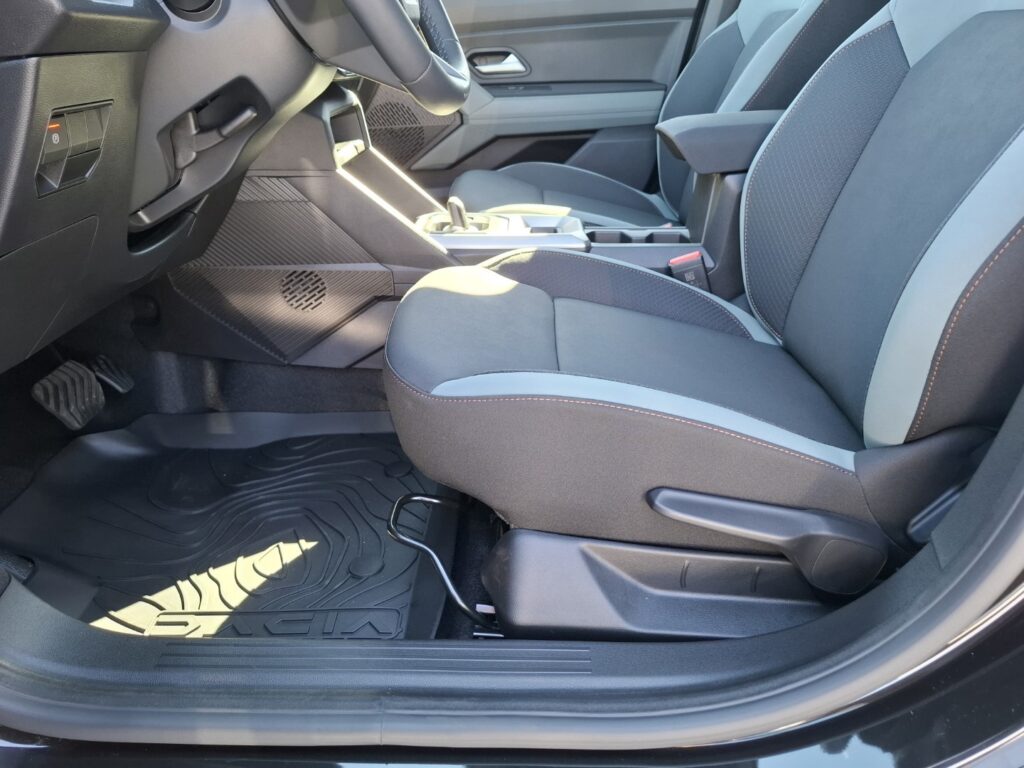 Dacia Duster Exposé-Bild 30