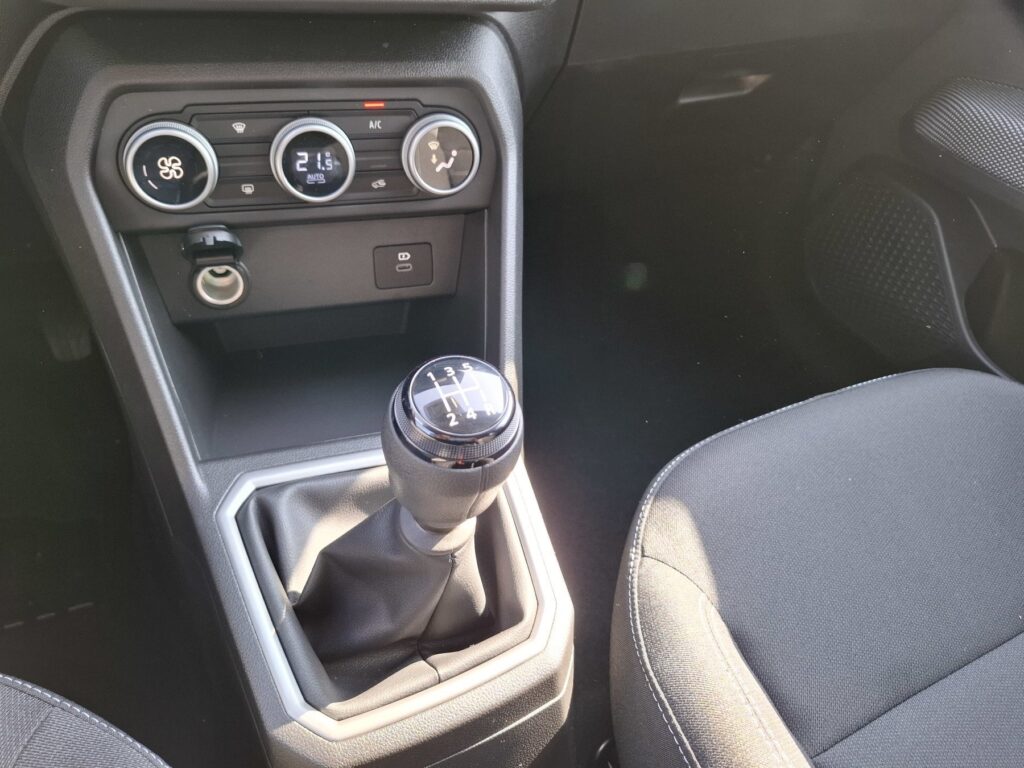 Dacia Sandero Exposé-Bild 24