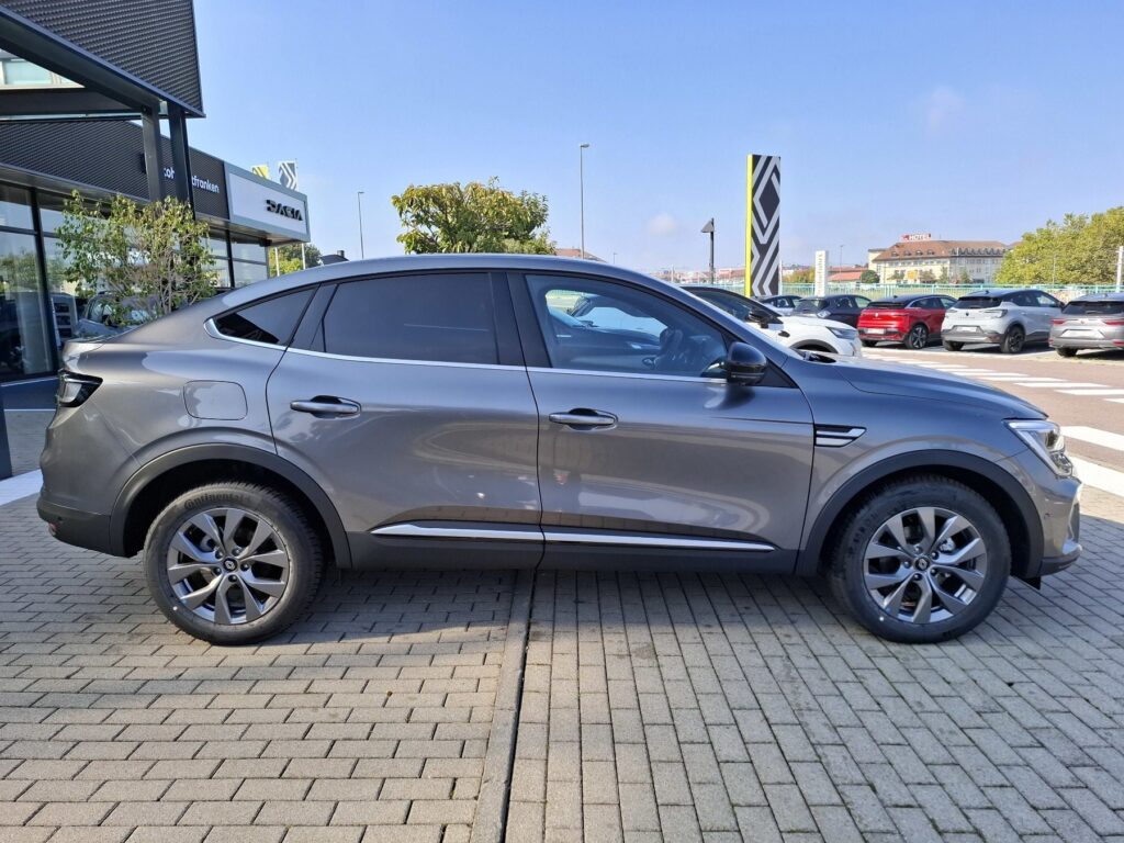 Renault Arkana Exposé-Bild 5