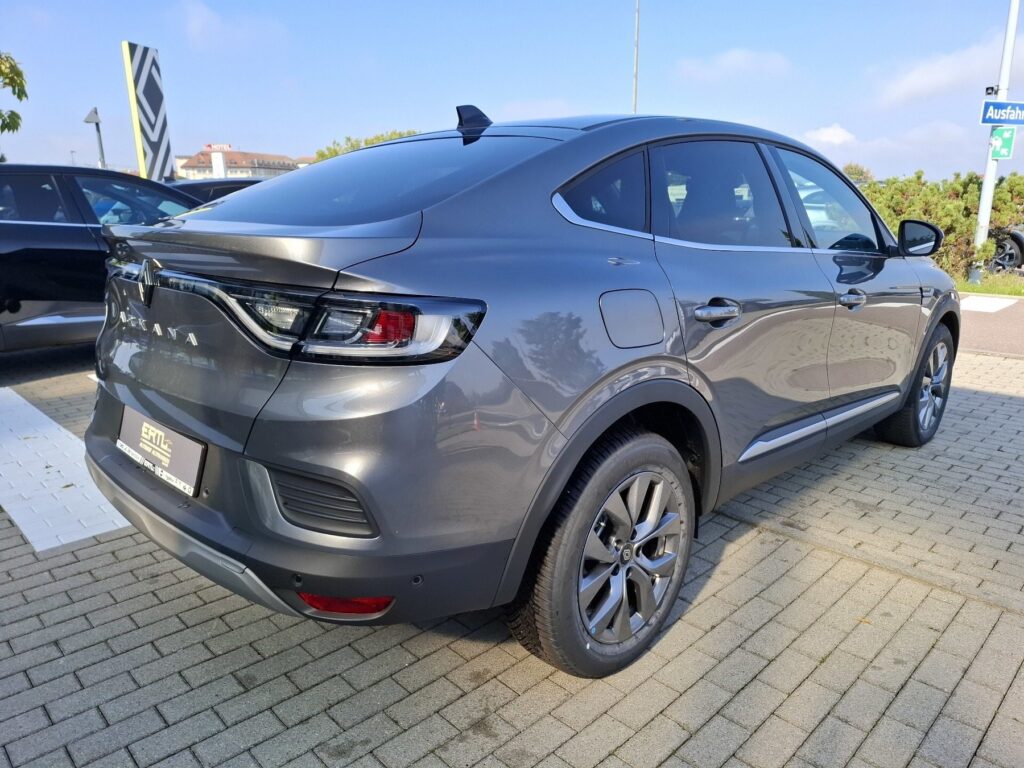 Renault Arkana Exposé-Bild 6