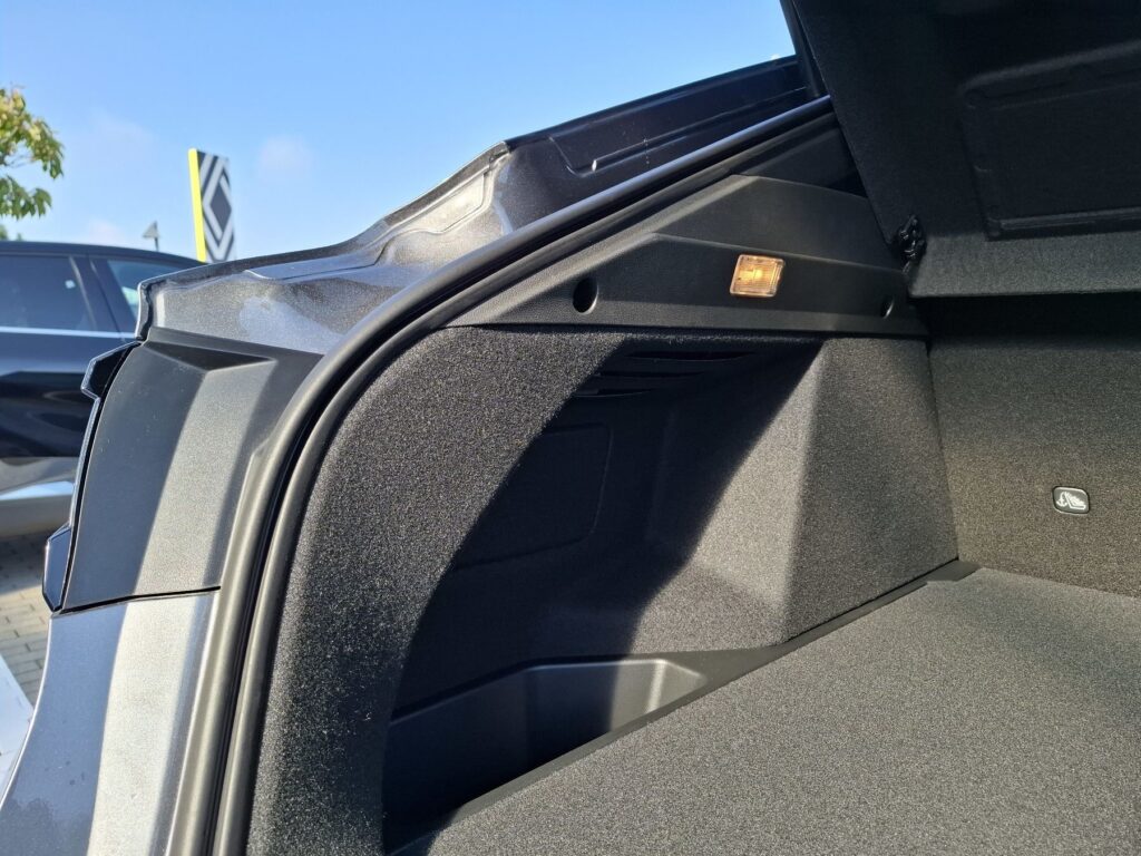 Renault Arkana Exposé-Bild 13