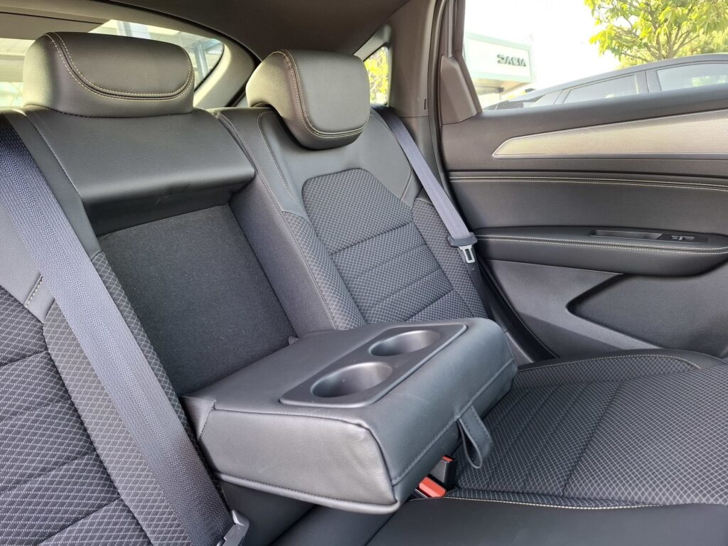 Renault Arkana Exposé-Bild 17