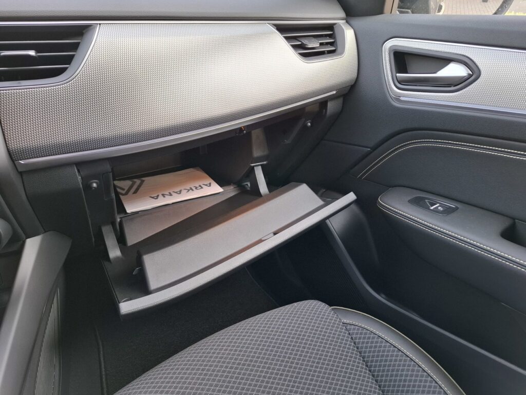 Renault Arkana Exposé-Bild 30