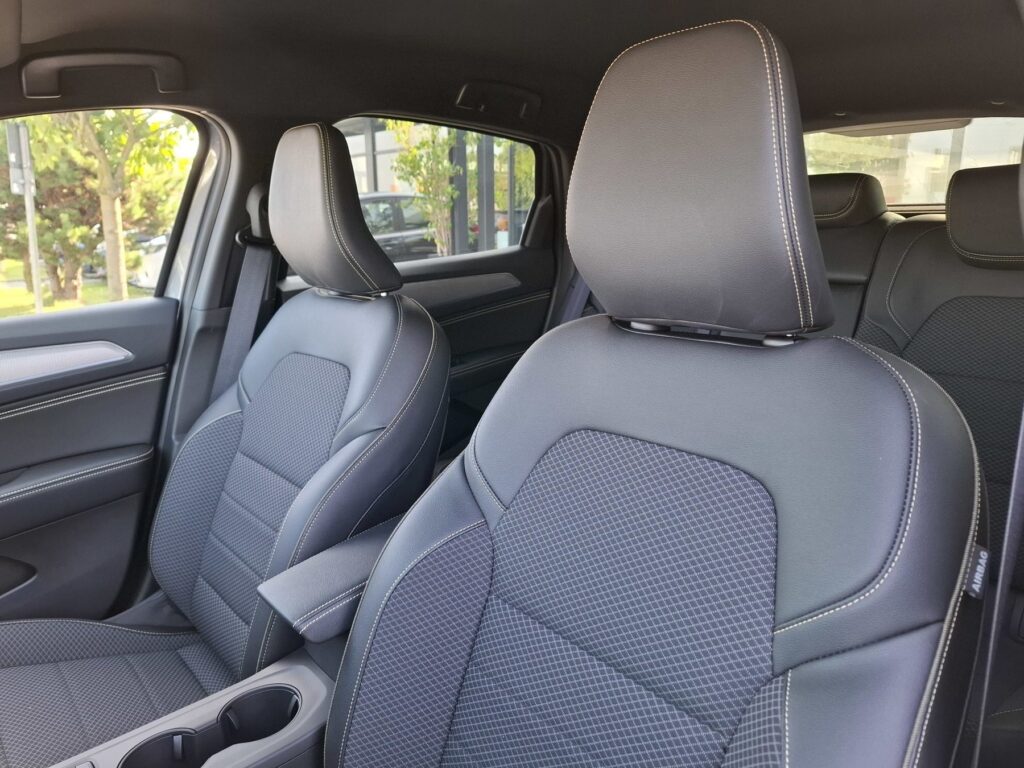 Renault Arkana Exposé-Bild 32