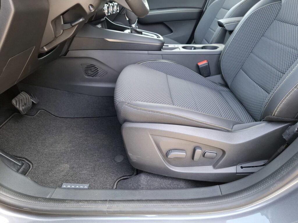 Renault Arkana Exposé-Bild 33