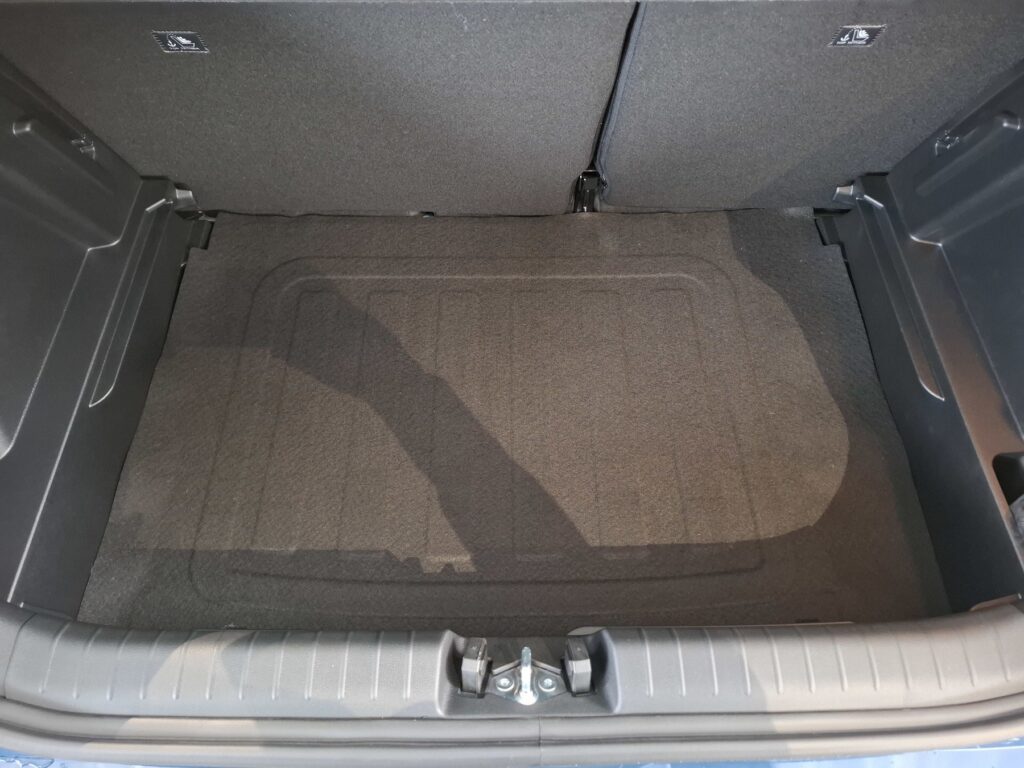 HYUNDAI i20 Exposé-Bild 10