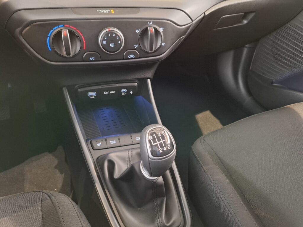 HYUNDAI i20 Exposé-Bild 25