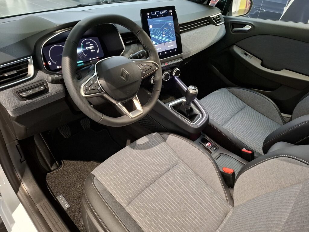 Renault Clio Exposé-Bild 17