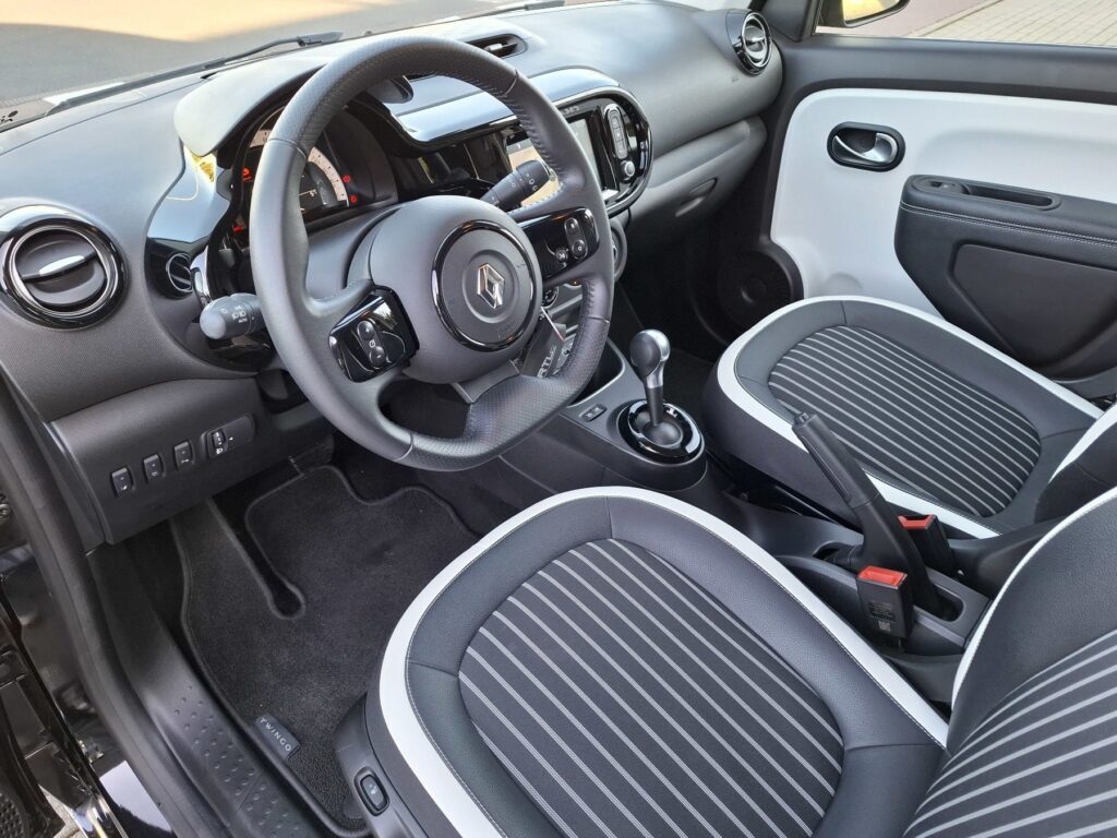 Renault Twingo Exposé-Bild 17