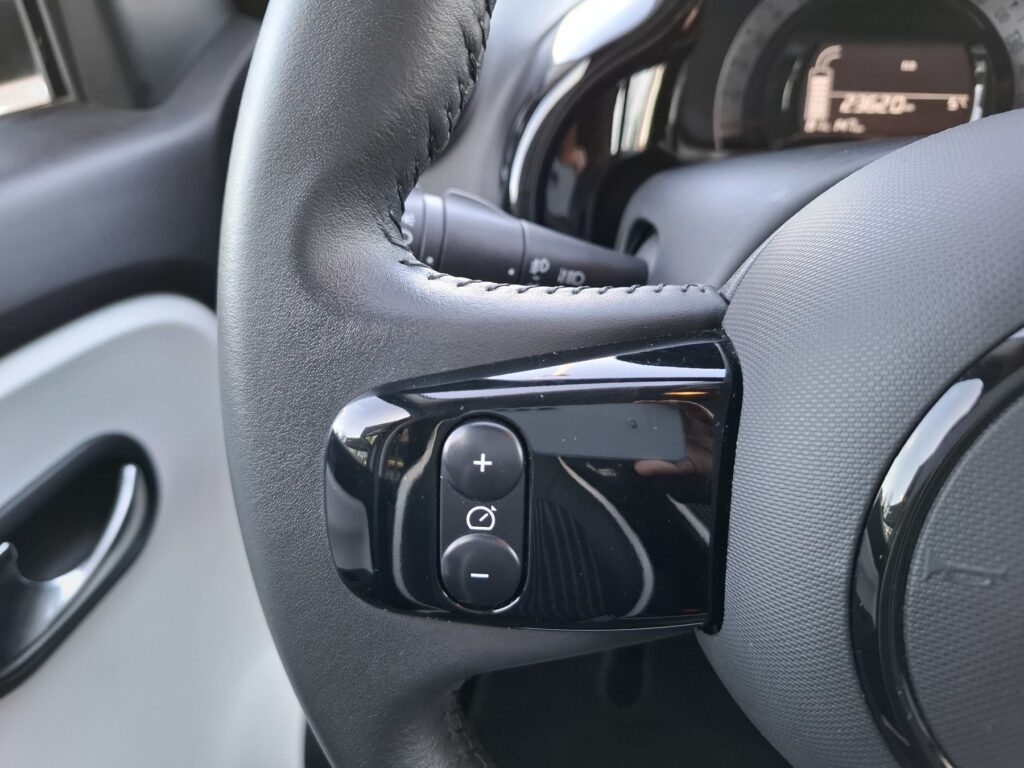 Renault Twingo Exposé-Bild 19