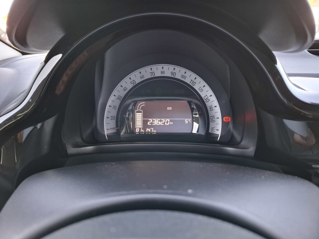 Renault Twingo Exposé-Bild 21