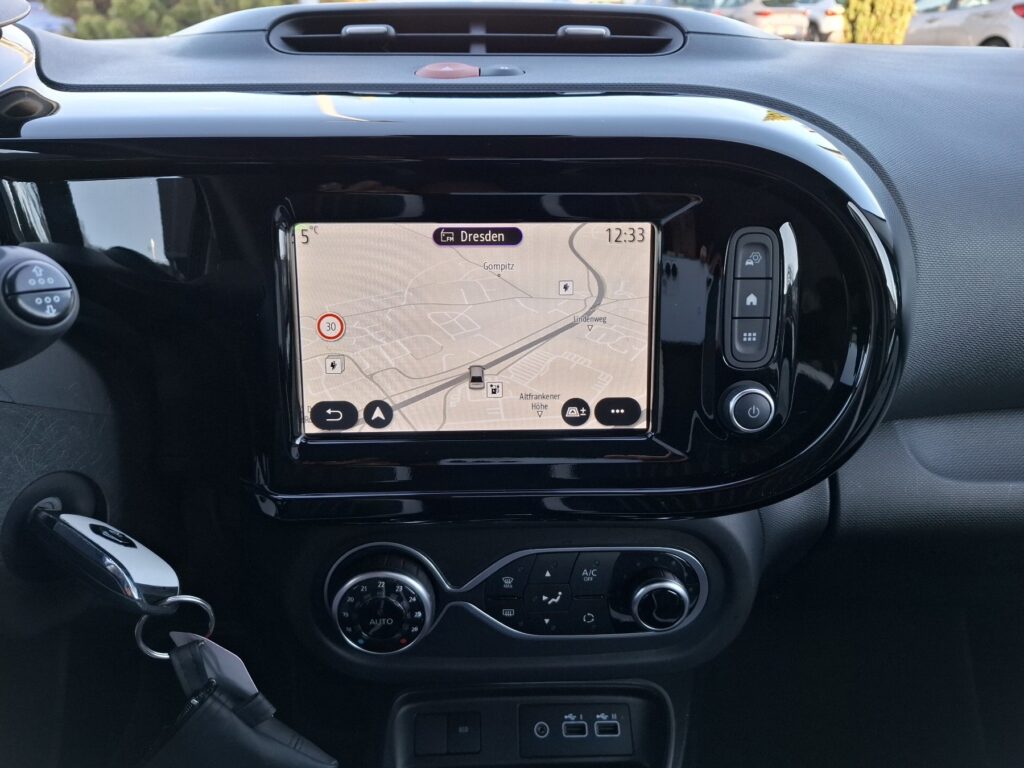 Renault Twingo Exposé-Bild 22